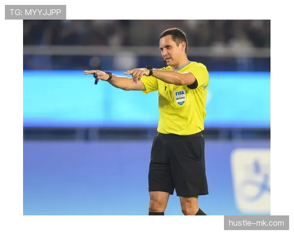 亚运会足球赛裁判判罚引争议，舆论持续发酵